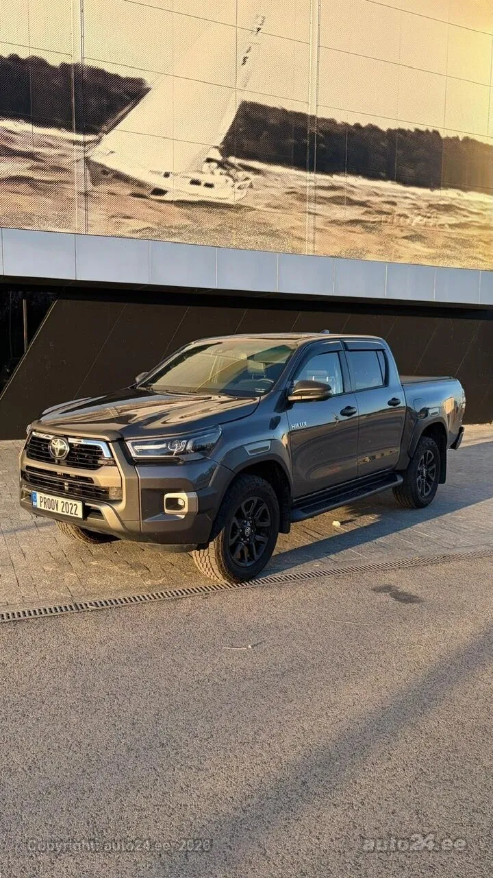 Toyota Hilux - 1