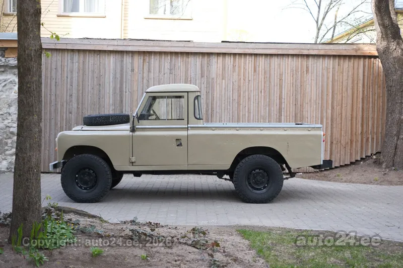 Land Rover Series III - 1