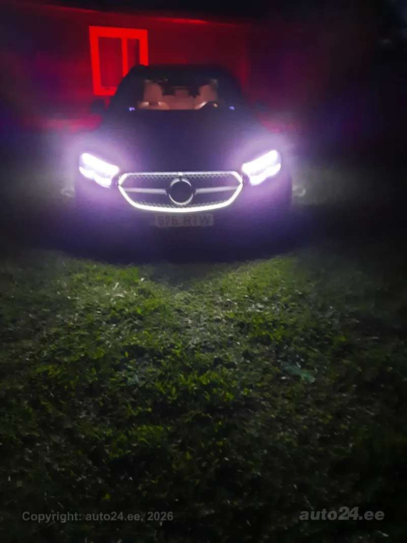 Mercedes-Benz E 300 - 1