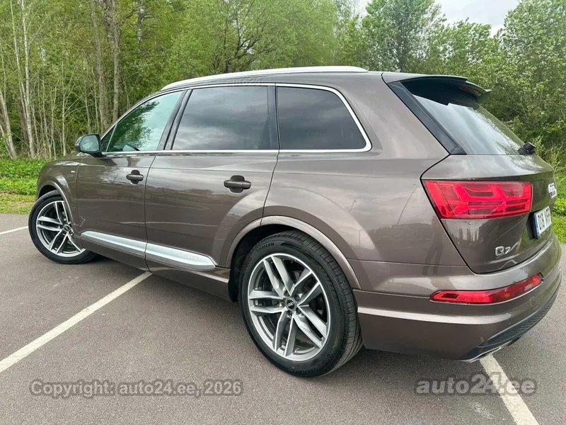 Audi Q7 - 1