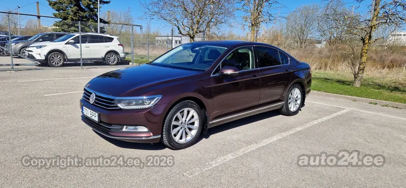 Volkswagen Passat - 1