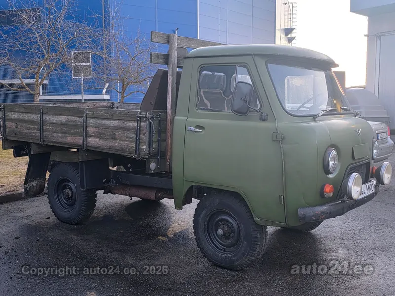UAZ 452D - 1