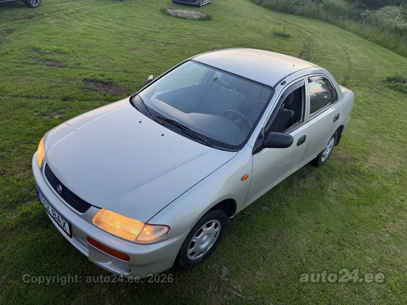 Mazda 323 - 1