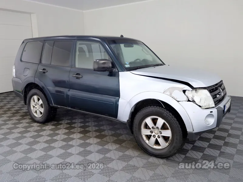Mitsubishi Pajero - 1