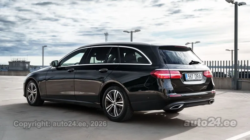 Mercedes-Benz E 200 - 1
