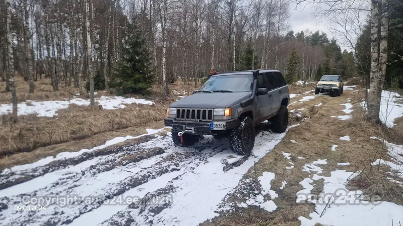 Jeep Grand Cherokee - 1