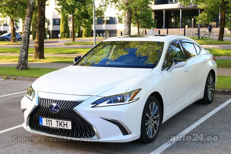 Lexus ES 300h - 1