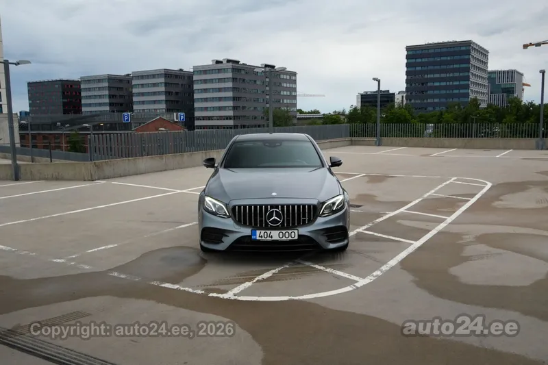 Mercedes-Benz E 220 - 1