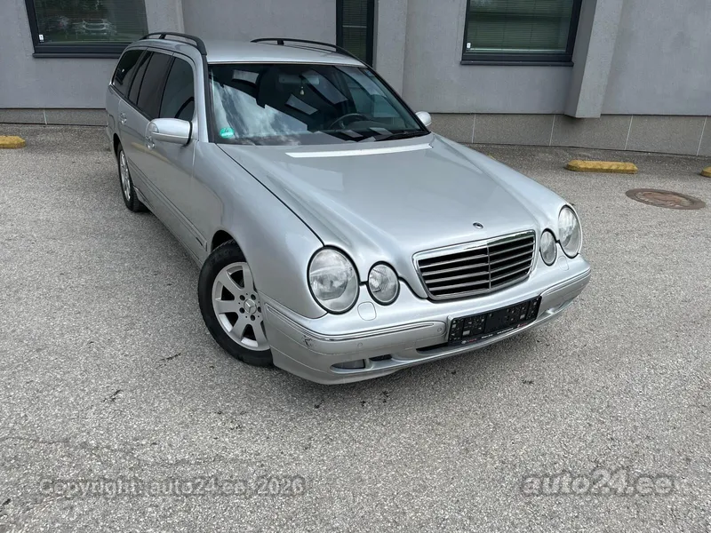 Mercedes-Benz E 220 - 1