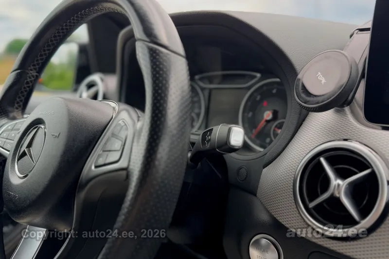 Mercedes-Benz B 220 - 1