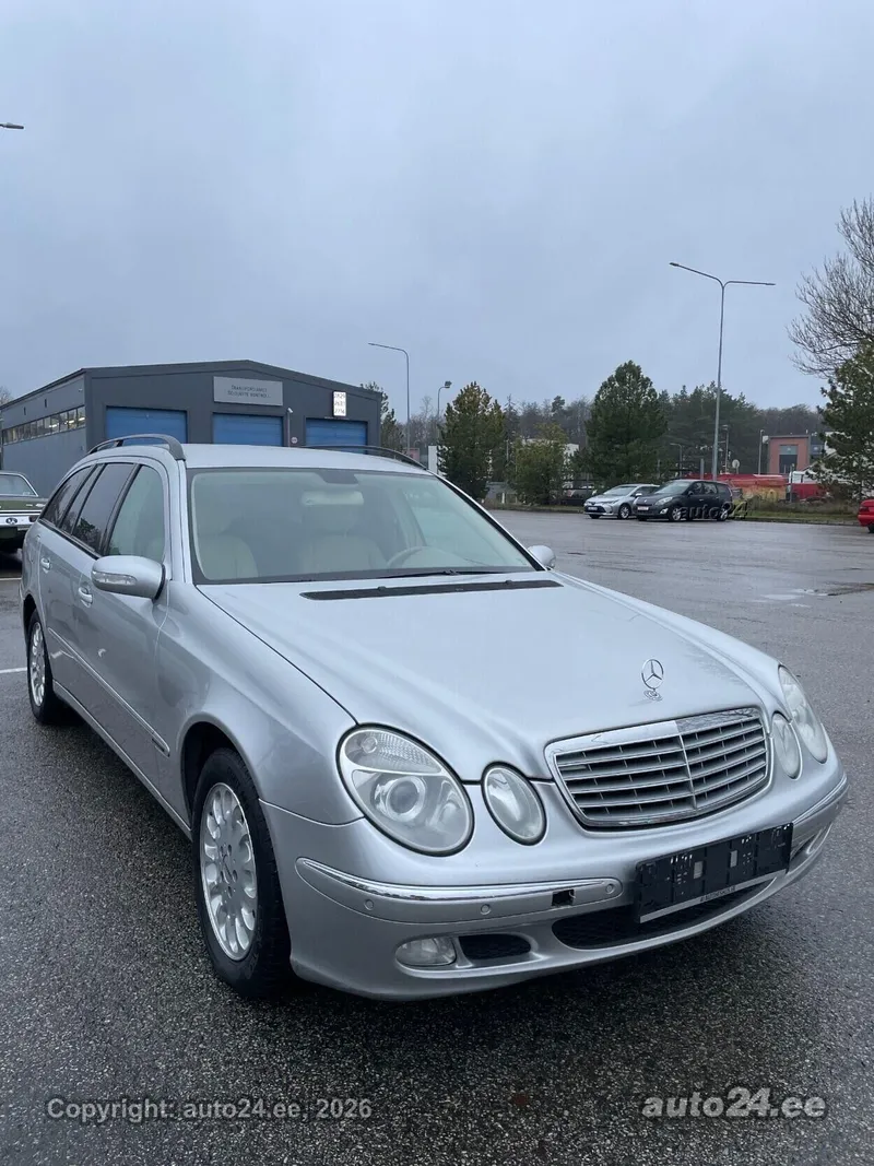 Mercedes-Benz E 320 - 1