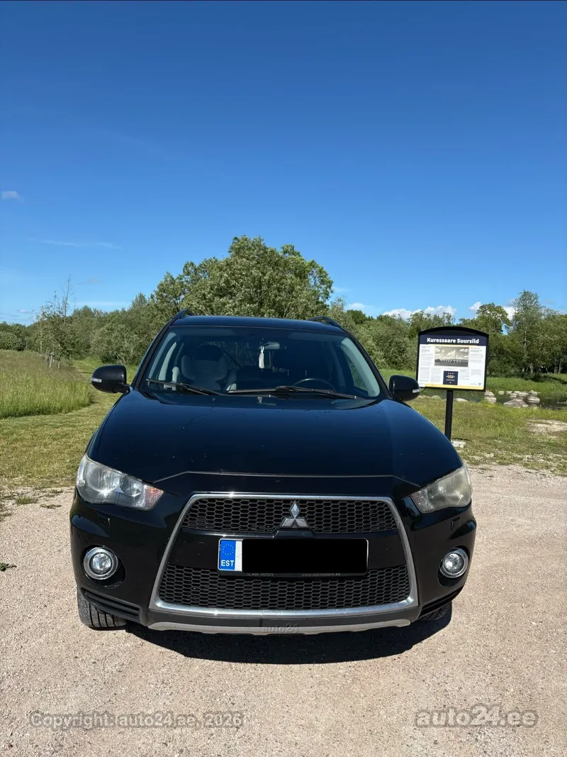 Mitsubishi Outlander - 1
