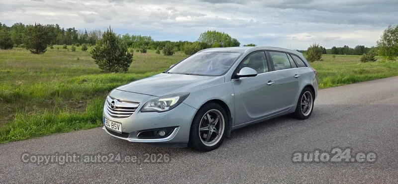 Opel Insignia - 1
