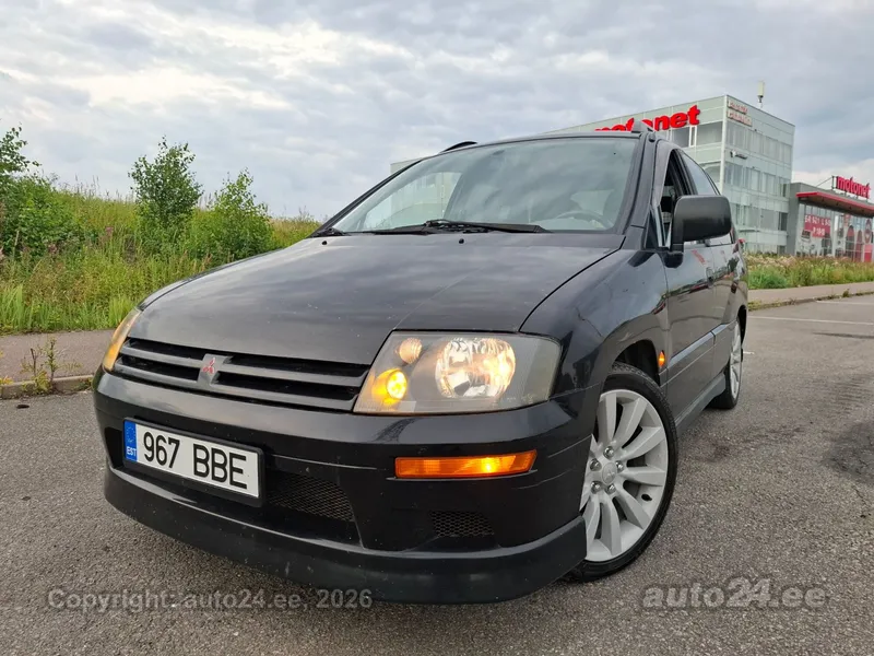 Mitsubishi Space Runner - 1