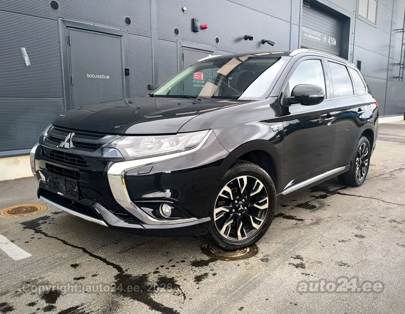 Mitsubishi Outlander - 1