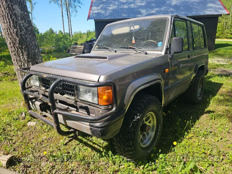 Isuzu Trooper - 1