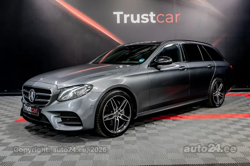 Mercedes-Benz E 220 - 1