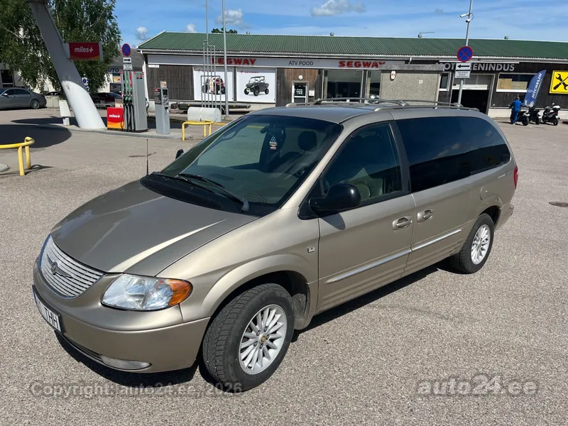 Chrysler Town & Country - 1