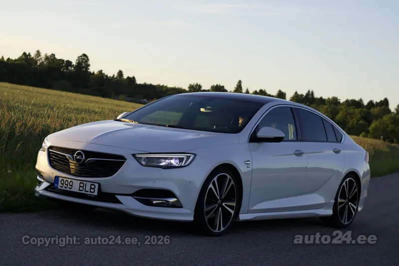 Opel Insignia - 1