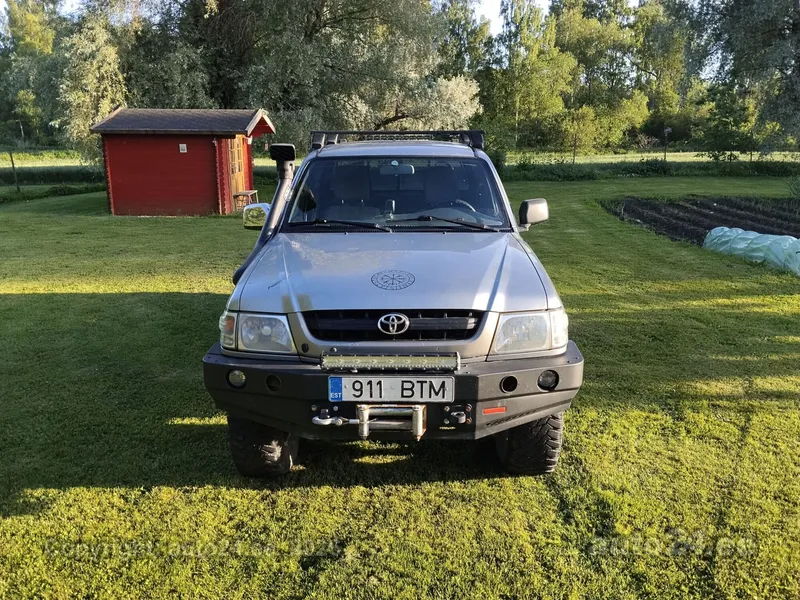 Toyota Hilux - 1