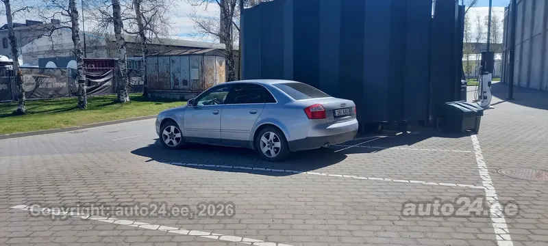 Audi A4 - 1