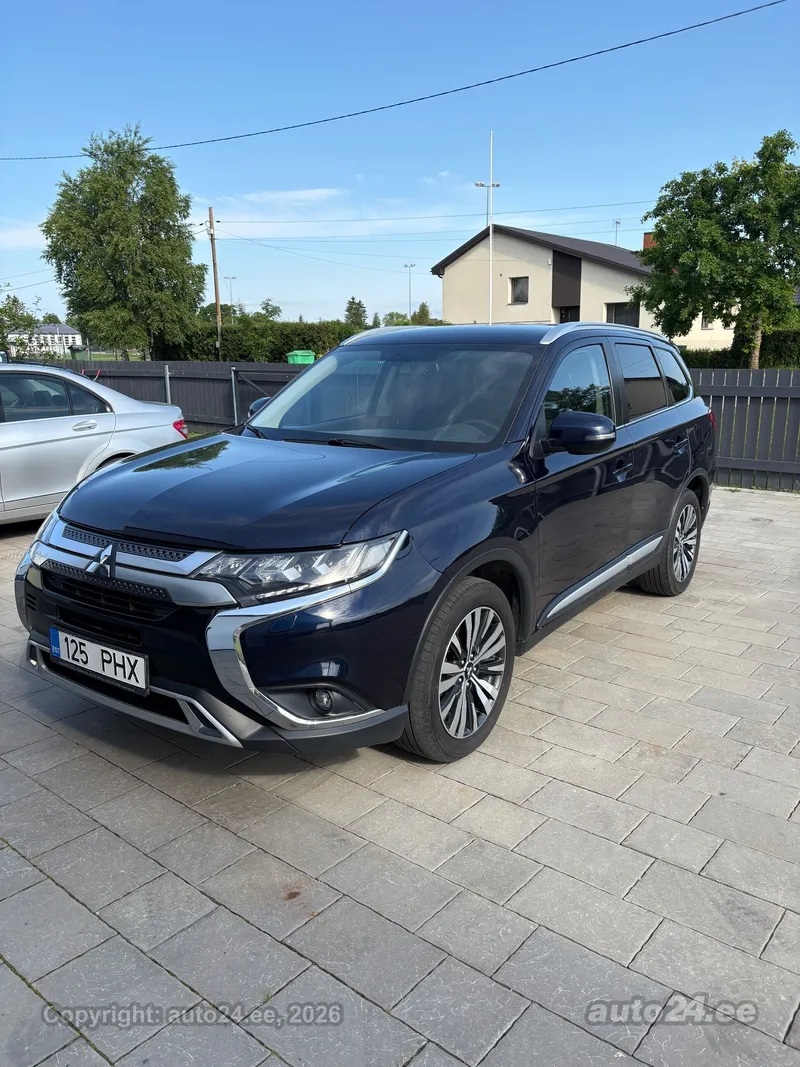 Mitsubishi Outlander - 1