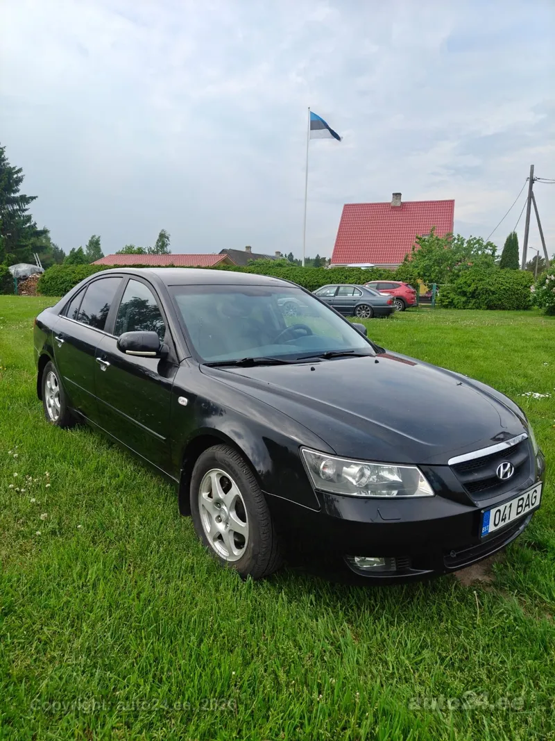 Hyundai Sonata - 1