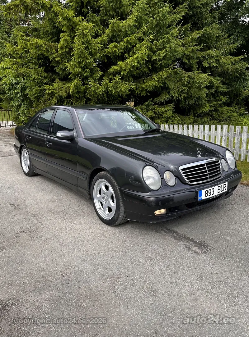 Mercedes-Benz E 200 - 1
