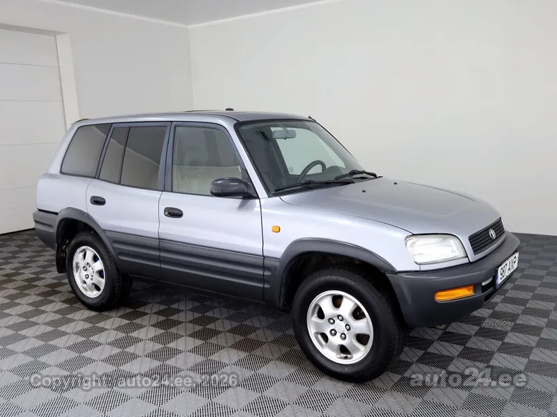 Toyota RAV4 - 1
