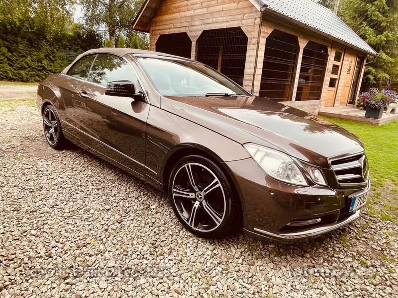 Mercedes-Benz E 220 - 1