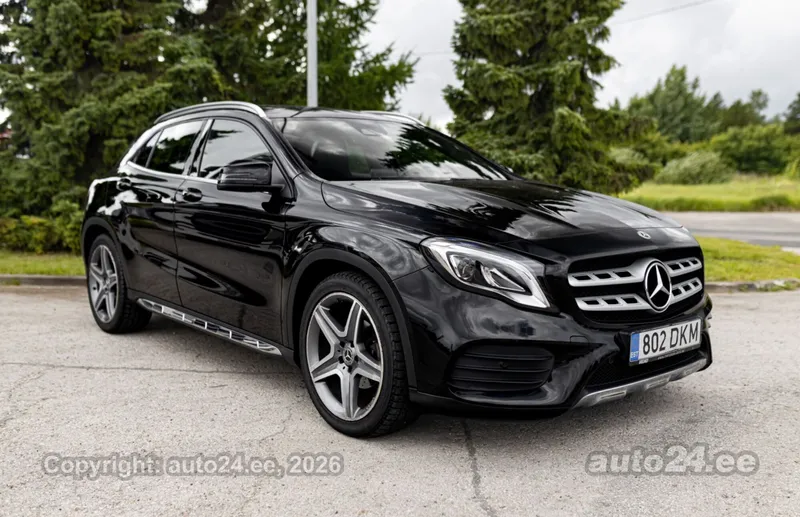 Mercedes-Benz GLA 180 - 1