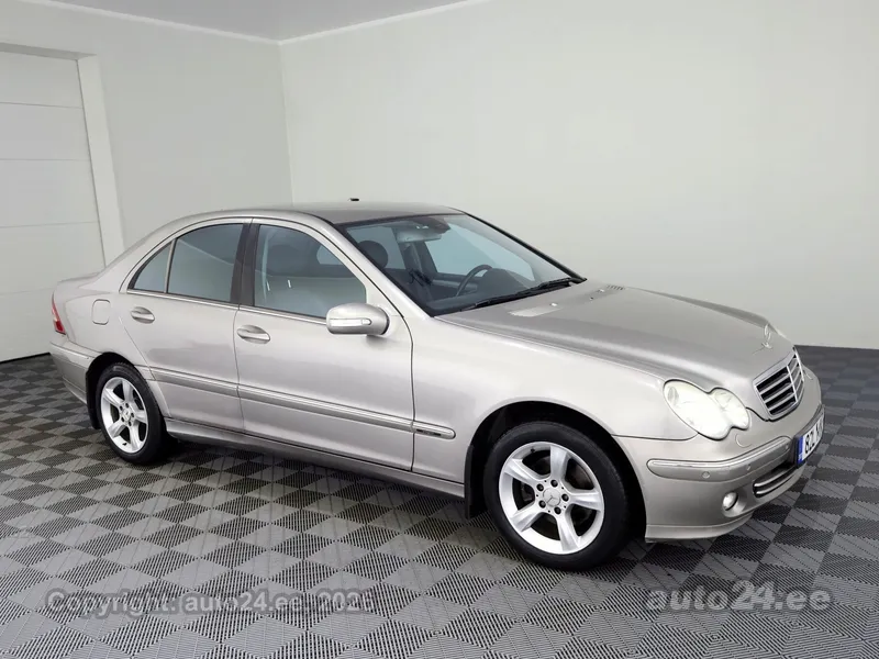 Mercedes-Benz C 200 - 1