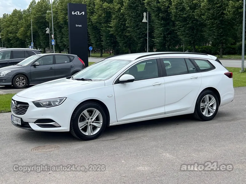 Opel Insignia - 1