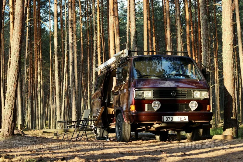 Volkswagen Caravelle - 1