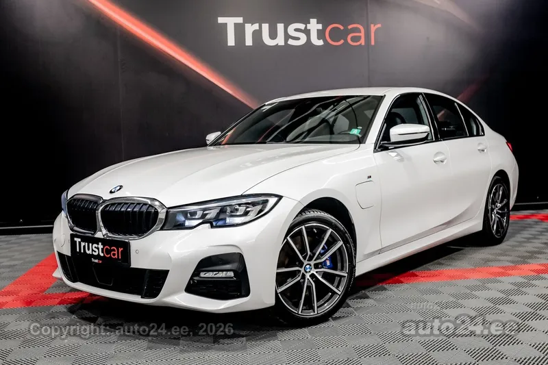 BMW 330 - 1