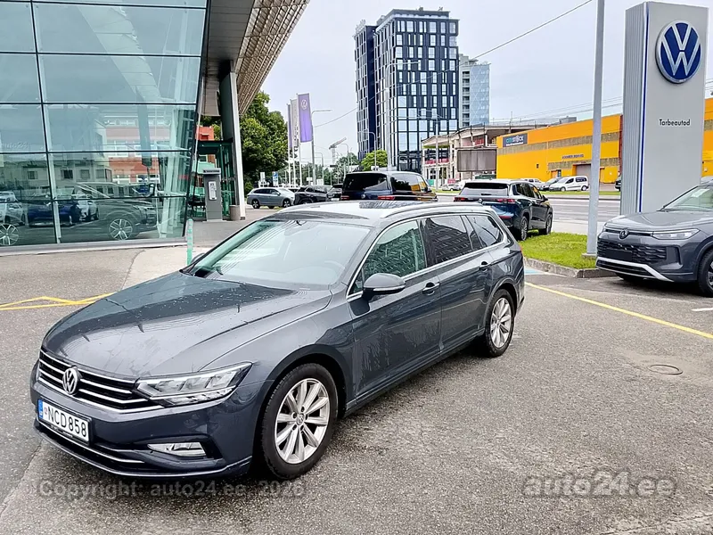 Volkswagen Passat - 1