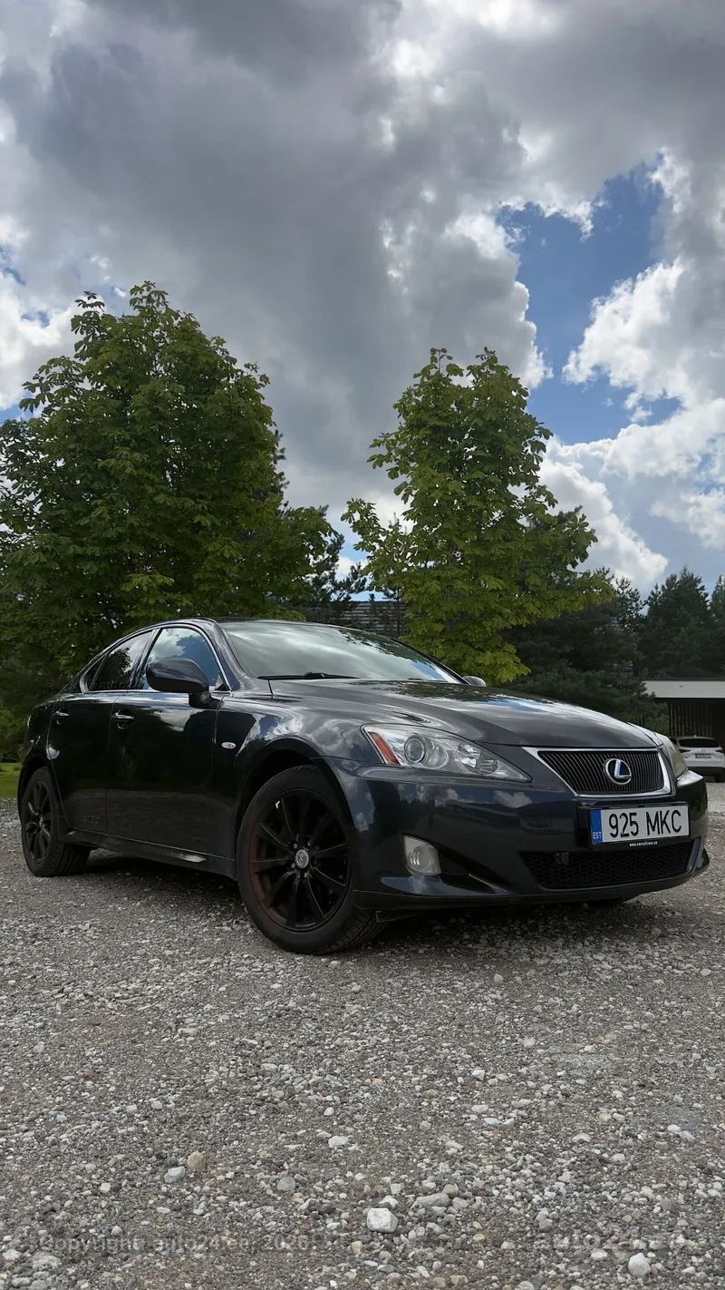 Lexus IS 220 - 1