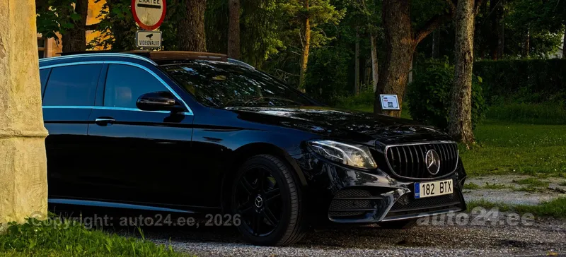 Mercedes-Benz E 220 - 1