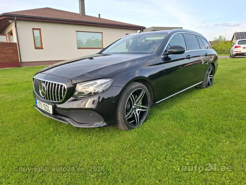 Mercedes-Benz E 200 - 1