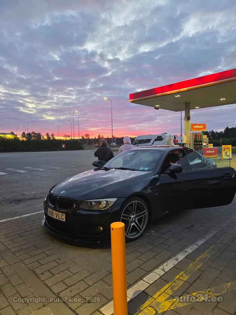 BMW 330 - 1