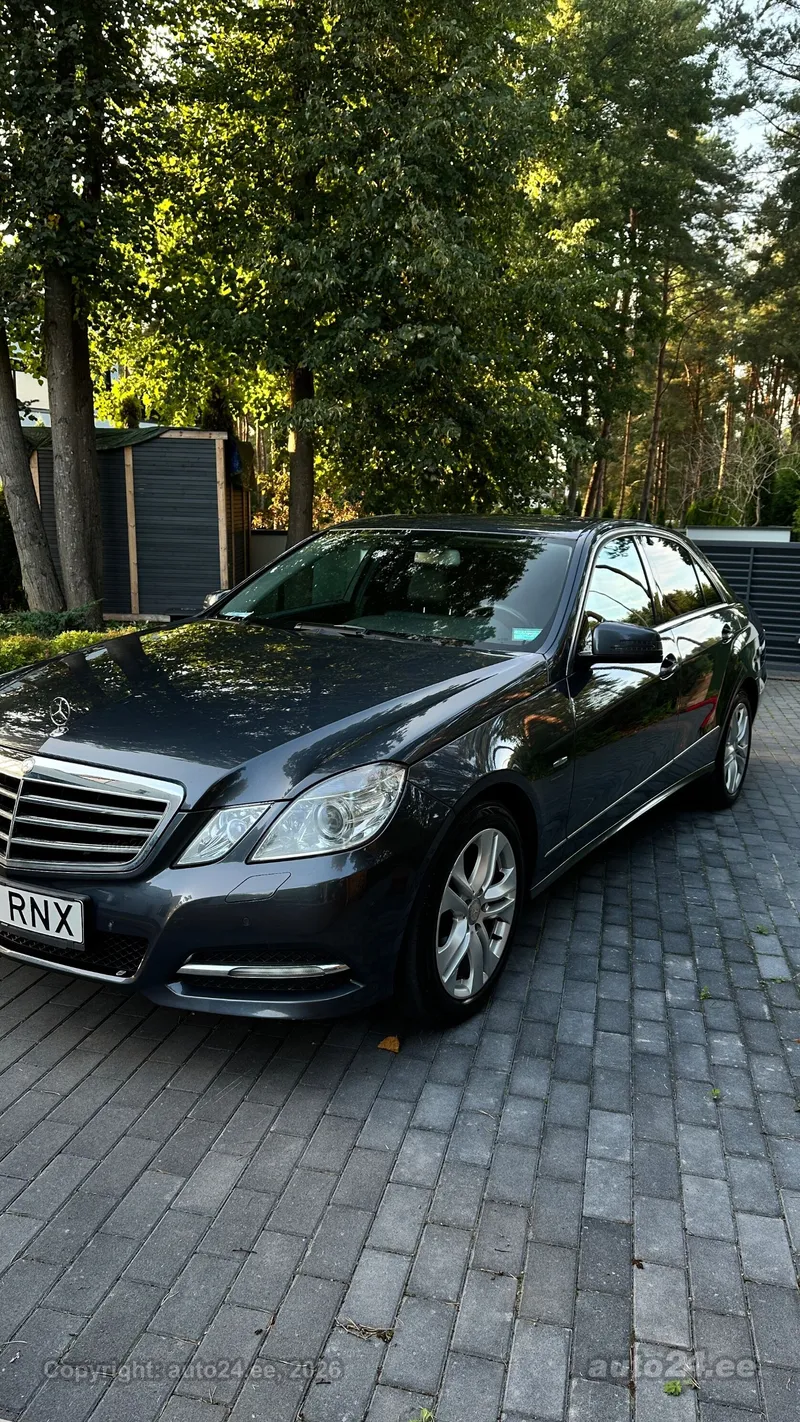 Mercedes-Benz E 220 - 1