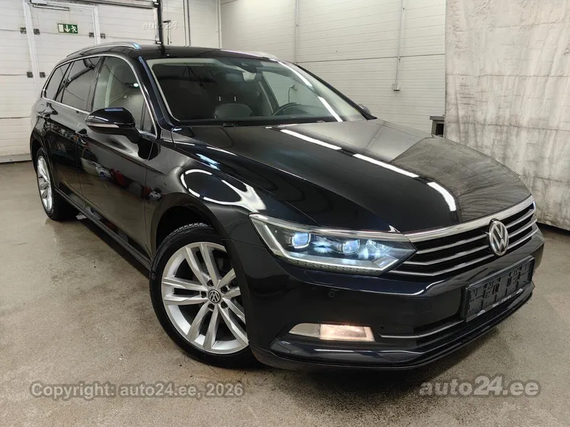 Volkswagen Passat - 1