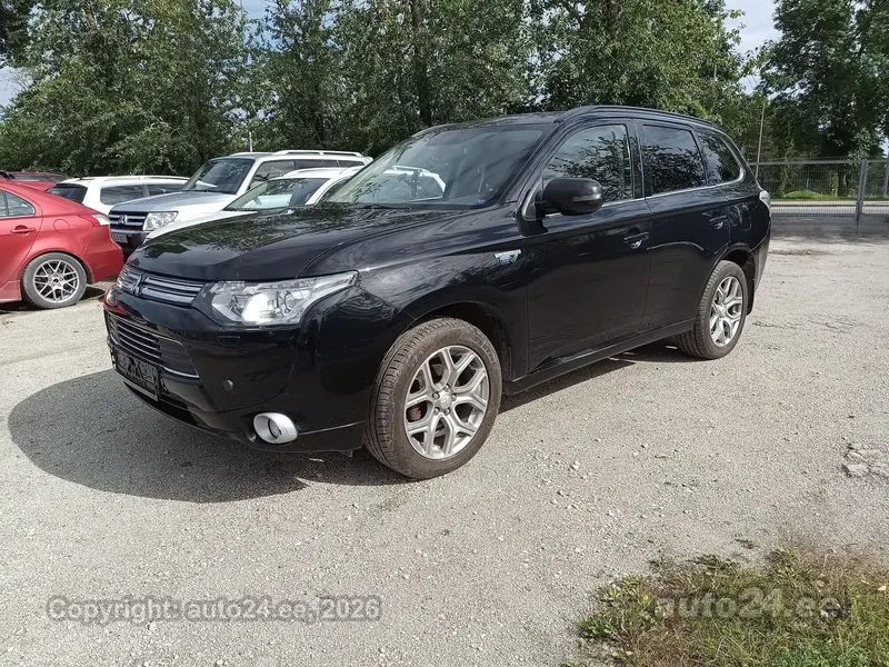 Mitsubishi Outlander - 1