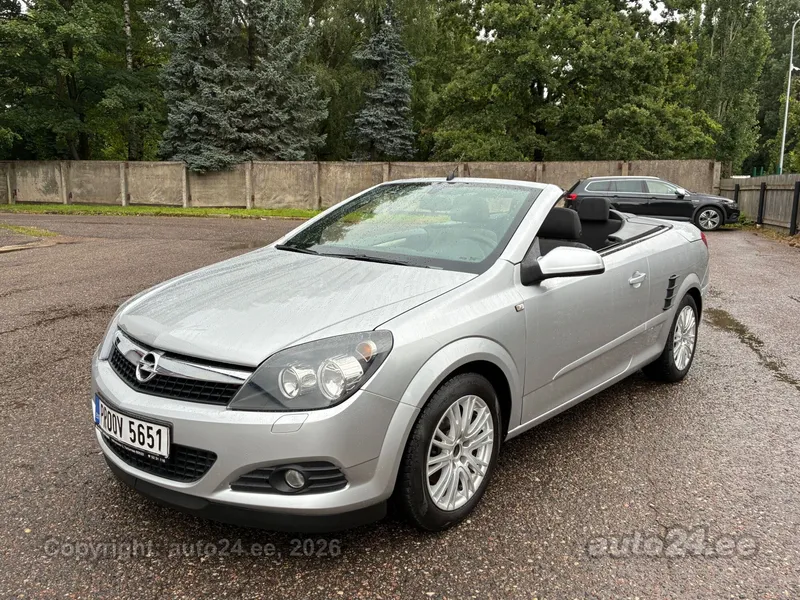 Opel Astra TwinTop - 1