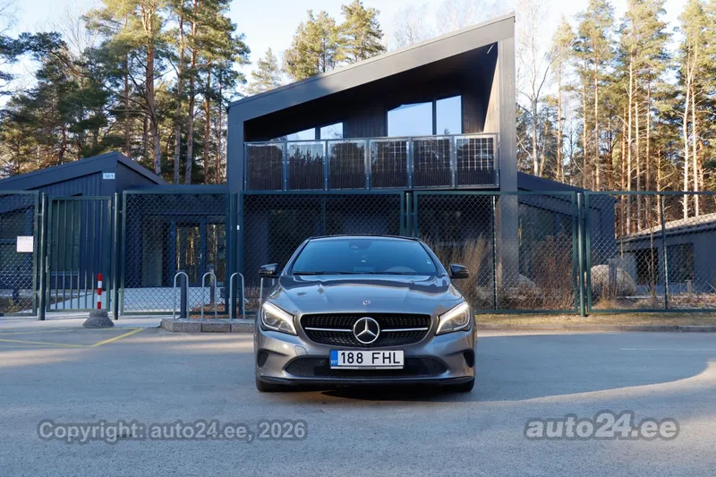 Mercedes-Benz CLA 220 - 1