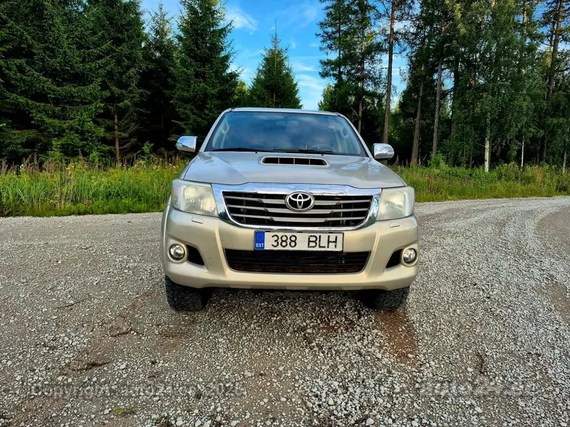 Toyota Hilux - 1