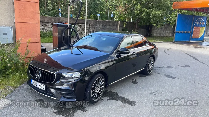 Mercedes-Benz E 200 - 1