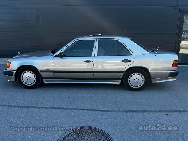 Mercedes-Amg 300 - 1