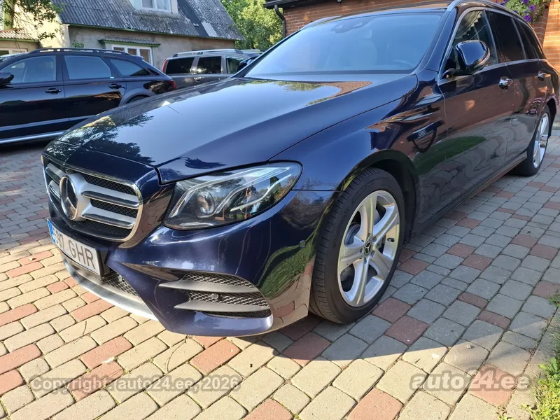 Mercedes-Benz E 220 - 1
