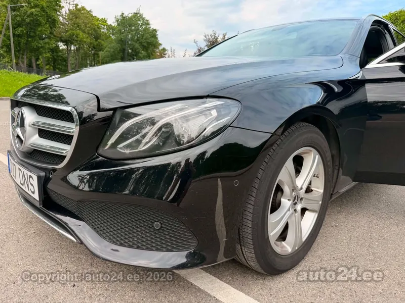 Mercedes-Benz E 220 - 1